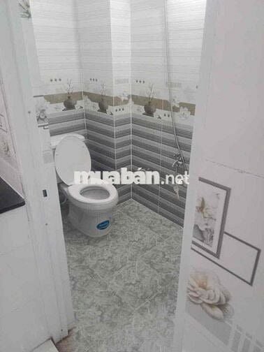 Trệt lầu 6*6; 2pn đg xe hơi mới Rẻ chốt lẹ