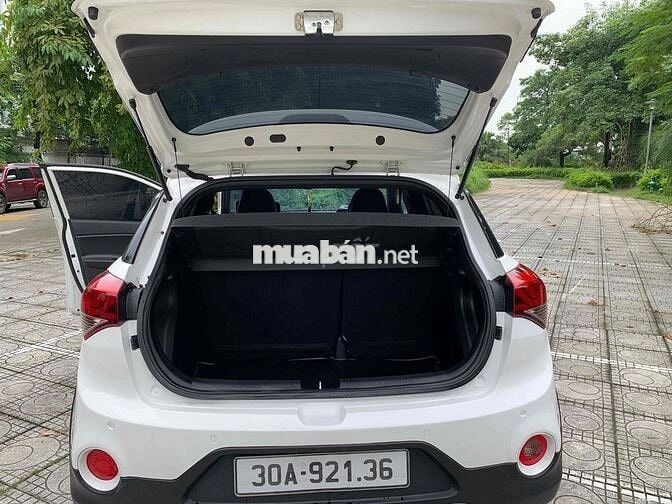 Em cần bán Hyundai i20 2016 1.4 AT