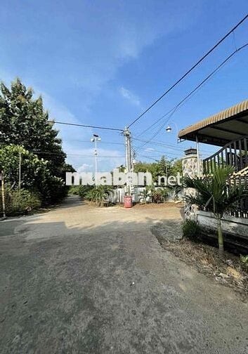 Bán 140m2 thổ cư sổ riêng gần KCN Suối Tre,đường bê tông ô tô thông