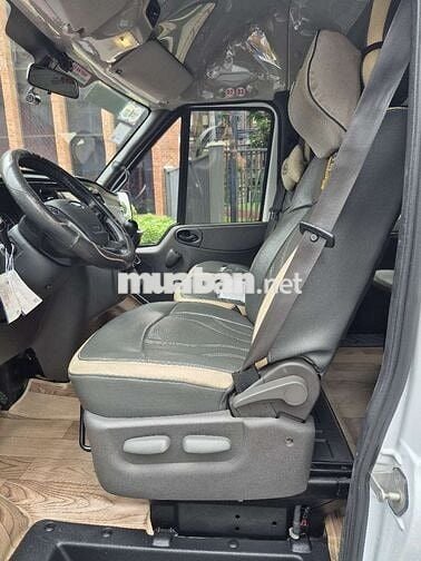 Ford 2024 Premium 16 - 80000 km