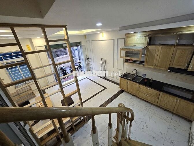 Bán nhà phố Lạc Long Quân, lô góc, ô tô tránh đỗ 75m2 16.8 tỷ