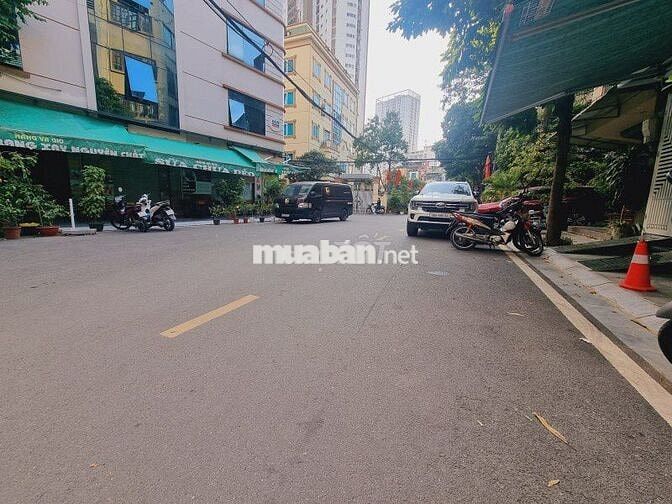 Lô góc Trung Kính to, mặt tiền rộng,ô tô tránh, kinh doanh, 90m2 33 tỷ Lô góc Trung Kính to, mặt tiền rộng,ô tô tránh, kinh doanh, 90m2 33 tỷ