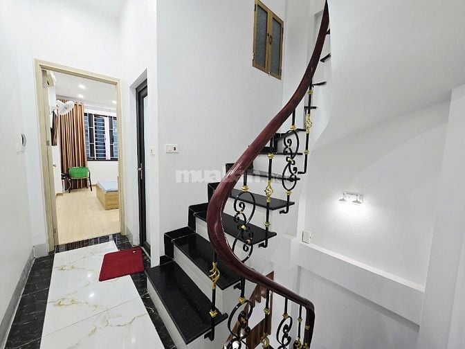 VŨ HỮU, THANH XUÂN. DT42M, 5 TẦNG NHÀ MỚI .GIÁ 8,5 TỶ 