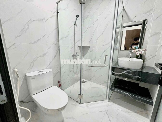 Căn Hộ Studio Ban Công 28m2 - Thang Máy - Ngay Công Viên Lê Văn Tám