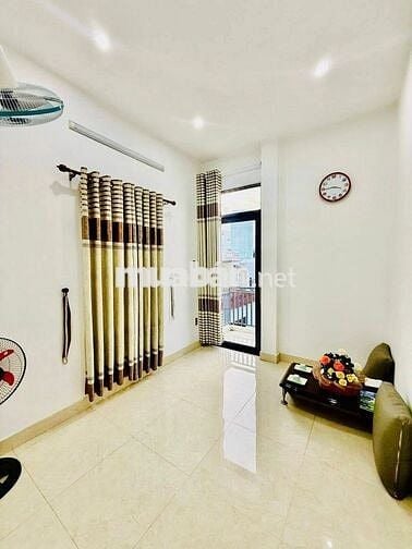 BÁN NHÀ 2,5 TẦNG 2 MẶT KIỆT THOÁNG HÙNG VƯƠNG THÔNG QUANG DŨNG