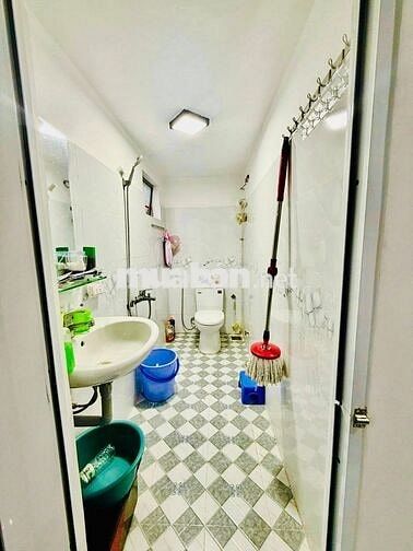 BÁN NHÀ 2,5 TẦNG 2 MẶT KIỆT THOÁNG HÙNG VƯƠNG THÔNG QUANG DŨNG