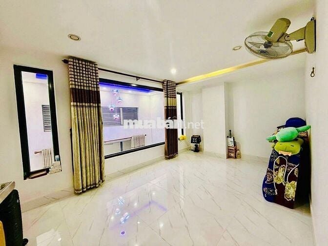 BÁN NHÀ 2,5 TẦNG 2 MẶT KIỆT THOÁNG HÙNG VƯƠNG THÔNG QUANG DŨNG
