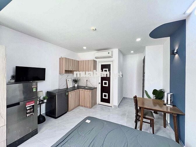 CĂN STUDIO BAN CÔNG FULL NỘI THẤT GẦN ĐH VLU, HUTECH