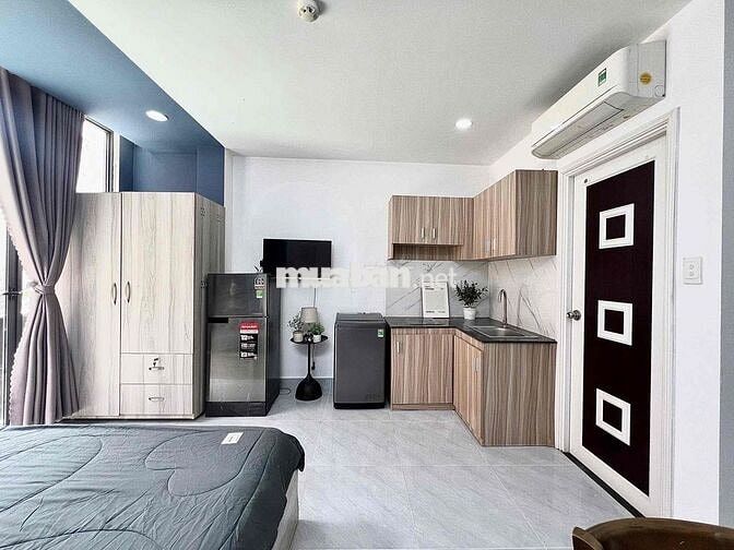 CĂN STUDIO BAN CÔNG FULL NỘI THẤT GẦN ĐH VLU, HUTECH