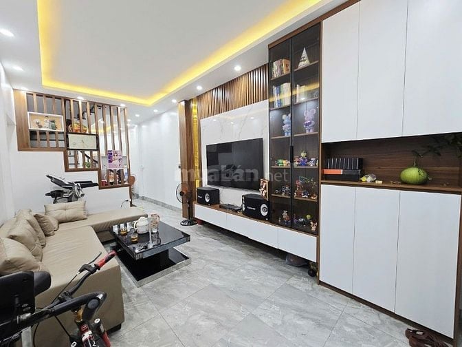 VŨ HỮU, THANH XUÂN. DT42M, 5 TẦNG NHÀ MỚI .GIÁ 8,5 TỶ 