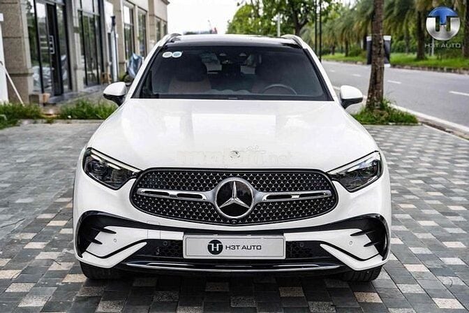 Mercedes Benz GLC300 Model 2024 lướt 8.000 miles