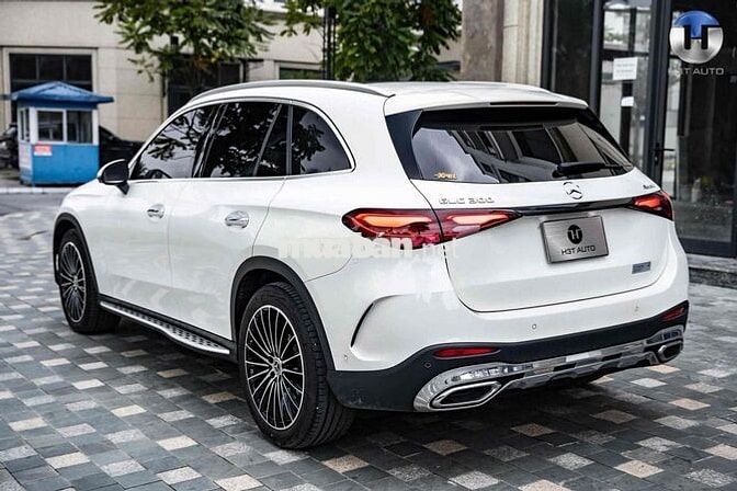 Mercedes Benz GLC300 Model 2024 lướt 8.000 miles