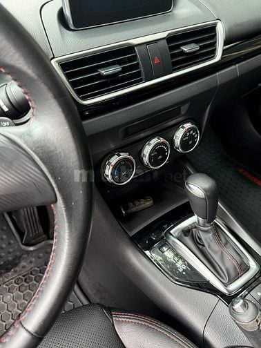 Cần bán Siêu phẩm Mazda3 1.5 sx 2016 chạy chuẩn 8,6vạn km, lốp zin