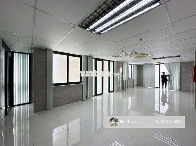 Văn phòng 65m2 ở Vạn Phúc, xuất VAT, PCCC, hầm xe có bảo vệ. Giá 10 tr
