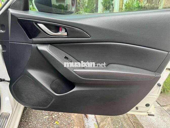 Mazda 3 2016 1.5 AT Sedan - 89000 km
