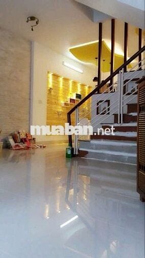 Cần bán gấp nhà P ĐHT Q12..DT ,5,5*18 1 trệt 2 lầu 4PN 4WS hẻm xe tải