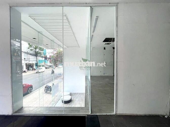 CHO THUÊ TOÀ 3 TẦNG 900M2 MẶT TIỀN ĐƯỜNG LỚN TTTP GIÁ 200 TRIỆU/THÁNG
