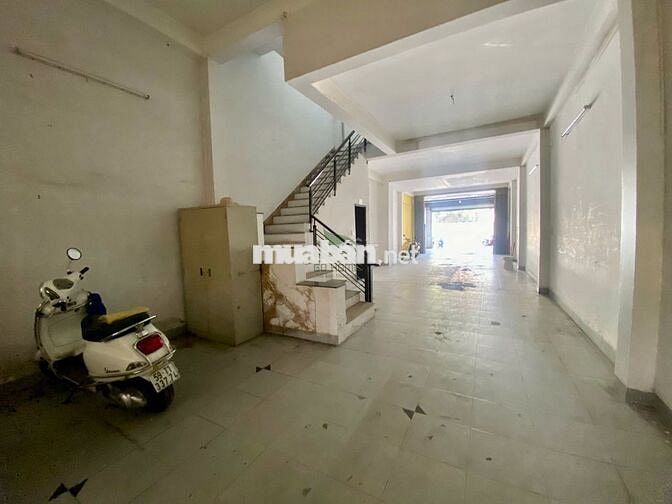 CHO THUÊ MẶT BẰNG 100M2 + KHO HƠN 500M2 GIÁ 30 TRIỆU/THÁNG ĐƯỜNG 2/4