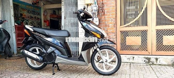 Click Đời 2011.BiểnTp.Xe Zin Nguyên100%.Máy Cực Êm