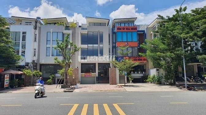 Cho thuê biệt thự mặt tiền đường Tạ Hiên dự án Hà Đô