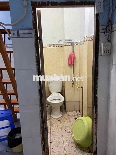 Nhà trọ 20m2 có lầu đường Lạc Long Quân Q. Tân Biình
