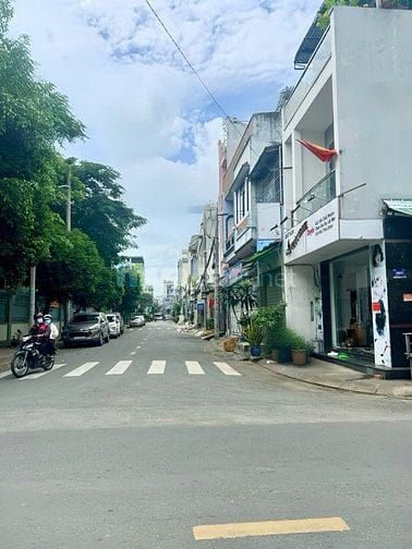 Chính chủ cần bán căn nhà gốc 2 mặt tiền, cho 18tr/tháng,Giá bán 850tr