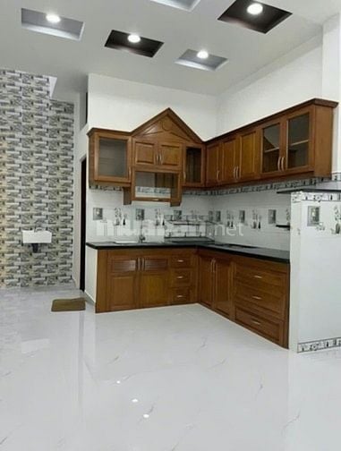 Chính chủ cần bán căn nhà gốc 2 mặt tiền, cho 18tr/tháng,Giá bán 850tr