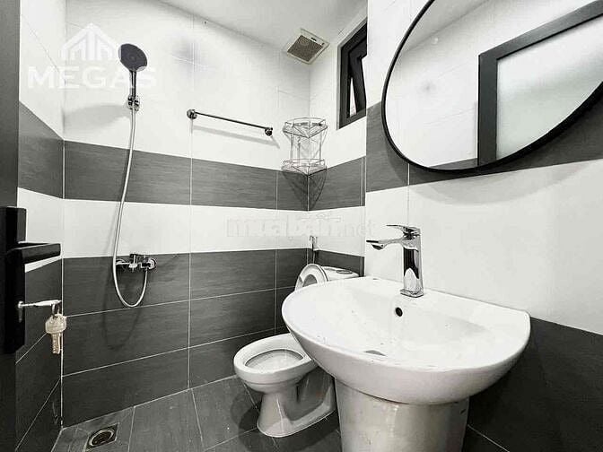Cho Thuê Căn Hộ Một Phòng Ngủ Có Ban Công Ngay Vòng Xoay Cống Quỳnh