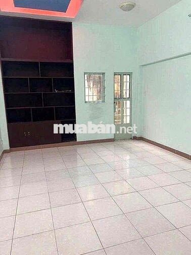 NHÀ MẶT TIỀN 8PN CẦU THANG GIỮA NHÀ, CHO LÀM CHDV