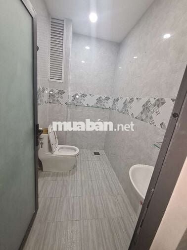 NHÀ 4.5X11M TRỆT 3 LẦU  3PN 1/ GIÁ TỐT