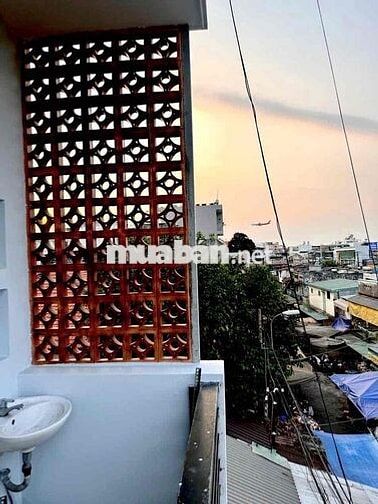 CĂN HỘ CÓ GÁC ĐẦY ĐỦ NỘI THẤT - ban công