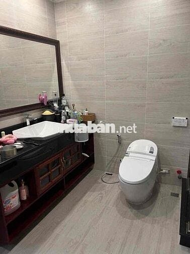 Bán Biệt Thự 8x20m gồm 1 hầm và 3 tầng lầu, NTCC