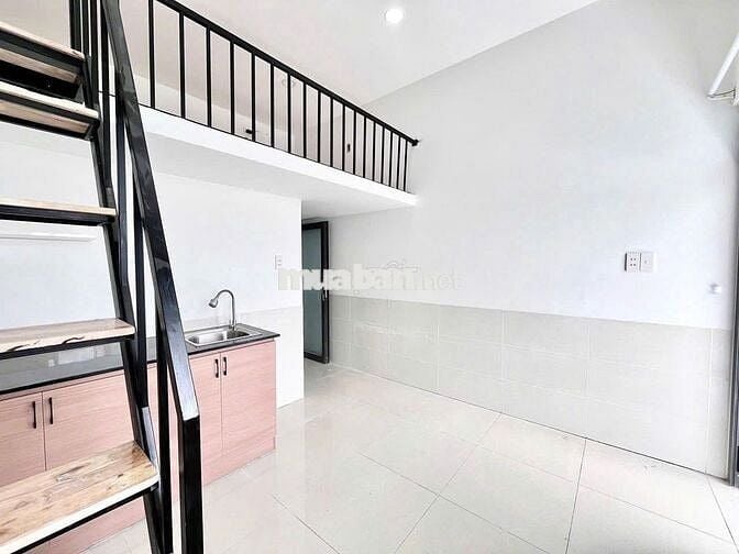 Cho thuê phòng trọ có gác, ban công, diện tích 30m2- Ngay ga Bình Thái