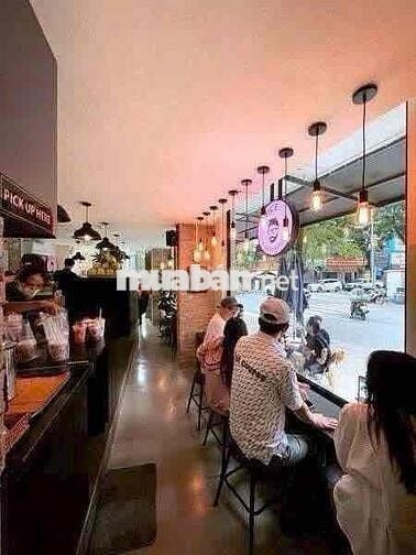 Góc 2 Mặt Tiền Ngay Chợ Bến Thành - Đường Lê Thánh Tôn, Quận 1