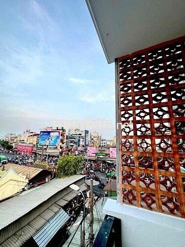 CĂN HỘ CÓ GÁC ĐẦY ĐỦ NỘI THẤT - ban công