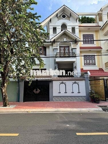 Bán Biệt Thự 8x20m gồm 1 hầm và 3 tầng lầu, NTCC
