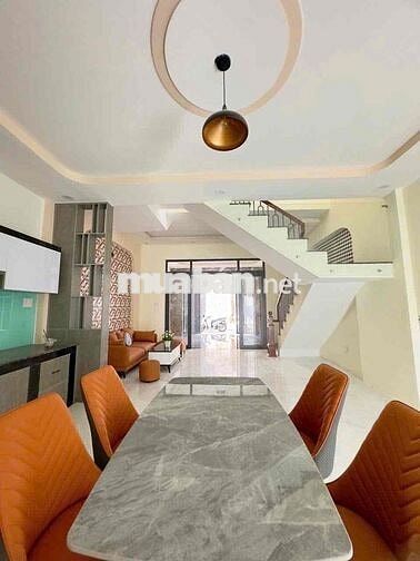 bán nhà lầu phường tân phong chợ 26d/t  105m2+ sàn