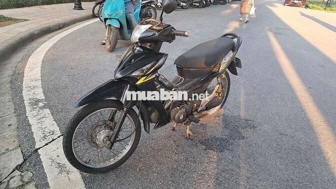 Xe wave màu đen vàng