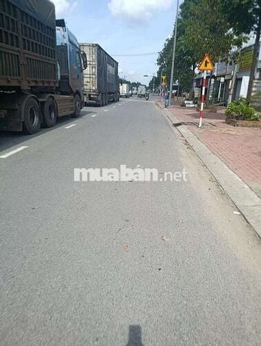 Gia đình có việc tôi cần sang lại lô đất mặt tiền đường quốc lộ 14