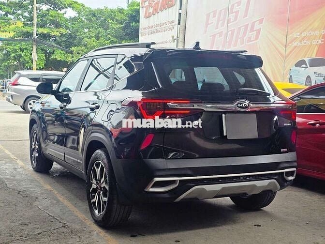 Kia Seltos 2021 Premium 1.4 Turbo,màu đen, 5v9 km