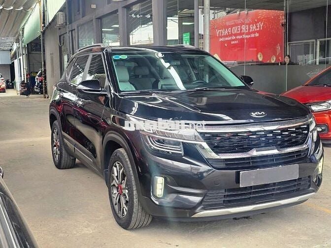 Kia Seltos 2021 Premium 1.4 Turbo,màu đen, 5v9 km