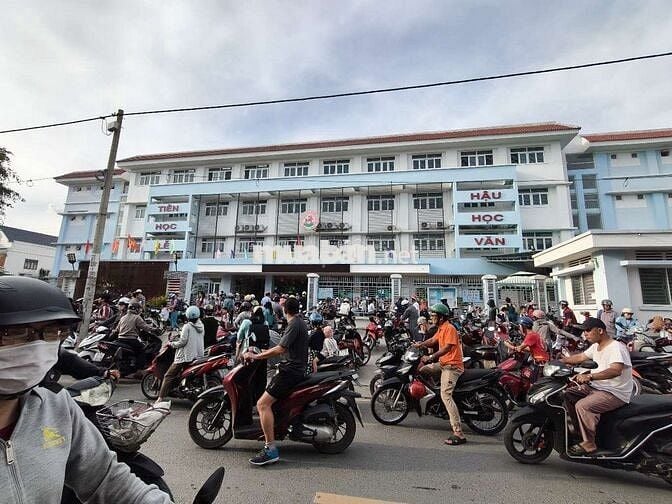 Bán nhà Bình Tân ngay trường học Kim Đồng , cấp 2,3 đường 7m, gần chợ