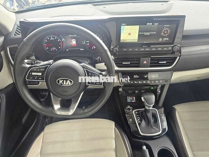 Kia Seltos 2021 Premium 1.4 Turbo,màu đen, 5v9 km