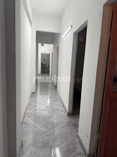 Cần cho thuê nhà nguyên căn 2 tầng Dt 130m2 tại Dĩ An