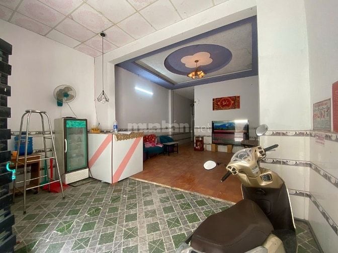 Cần cho thuê nhà nguyên căn 2 tầng Dt 130m2 tại Dĩ An