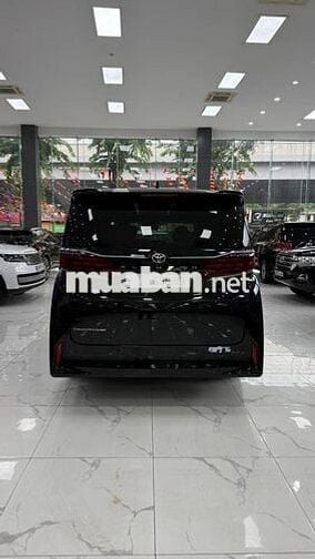 Bán Toyota Alphard 2024, lăn bánh 1 vạn Km như mới