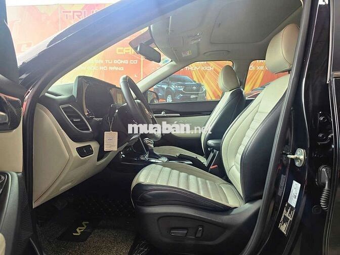 Kia Seltos 2021 Premium 1.4 Turbo,màu đen, 5v9 km