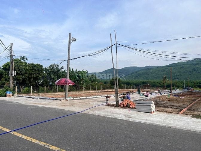 BÁN ĐẤT MẶT TIỀN ĐƯỜNG NHỰA 5M5 GIÁ CHỈ 