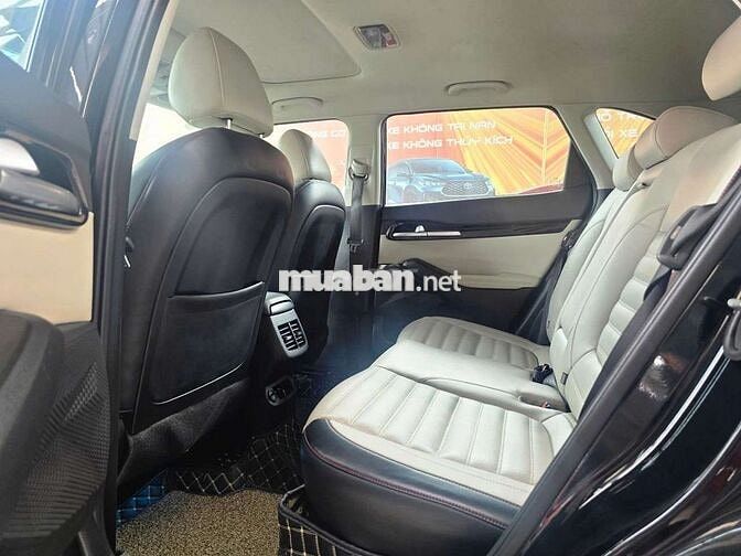 Kia Seltos 2021 Premium 1.4 Turbo,màu đen, 5v9 km