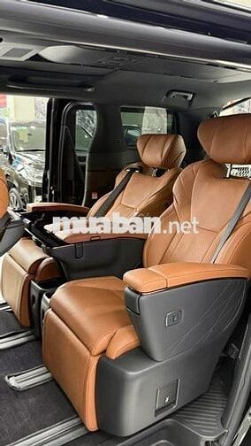 Bán Toyota Alphard 2024, lăn bánh 1 vạn Km như mới